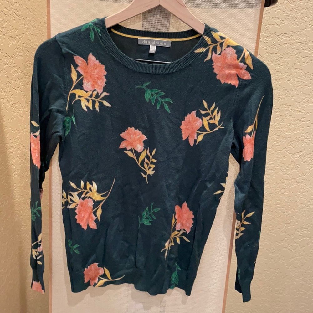 Danielrainn green flower long sleeve sweater